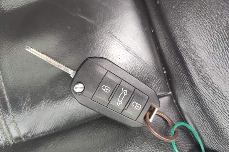 Used Peugeot 3008 2013 1.6THP Automatic Prestige Edition Vehicle Key