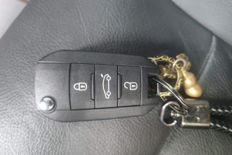 Used Peugeot 3008 2013 2.0L Automatic Trend Edition Vehicle Key