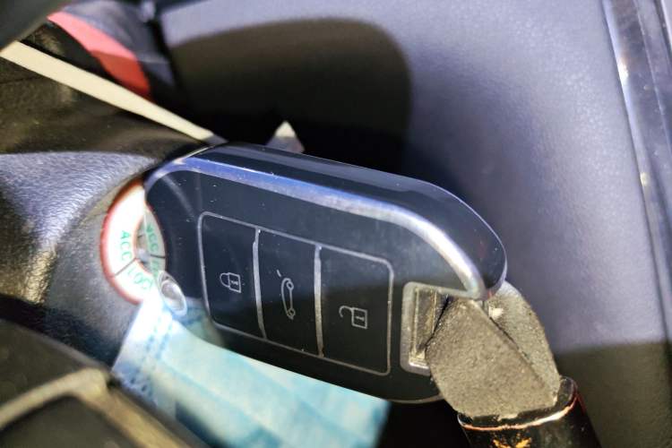 Used Peugeot 3008 2013 2.0L Automatic Trend Edition Vehicle Key