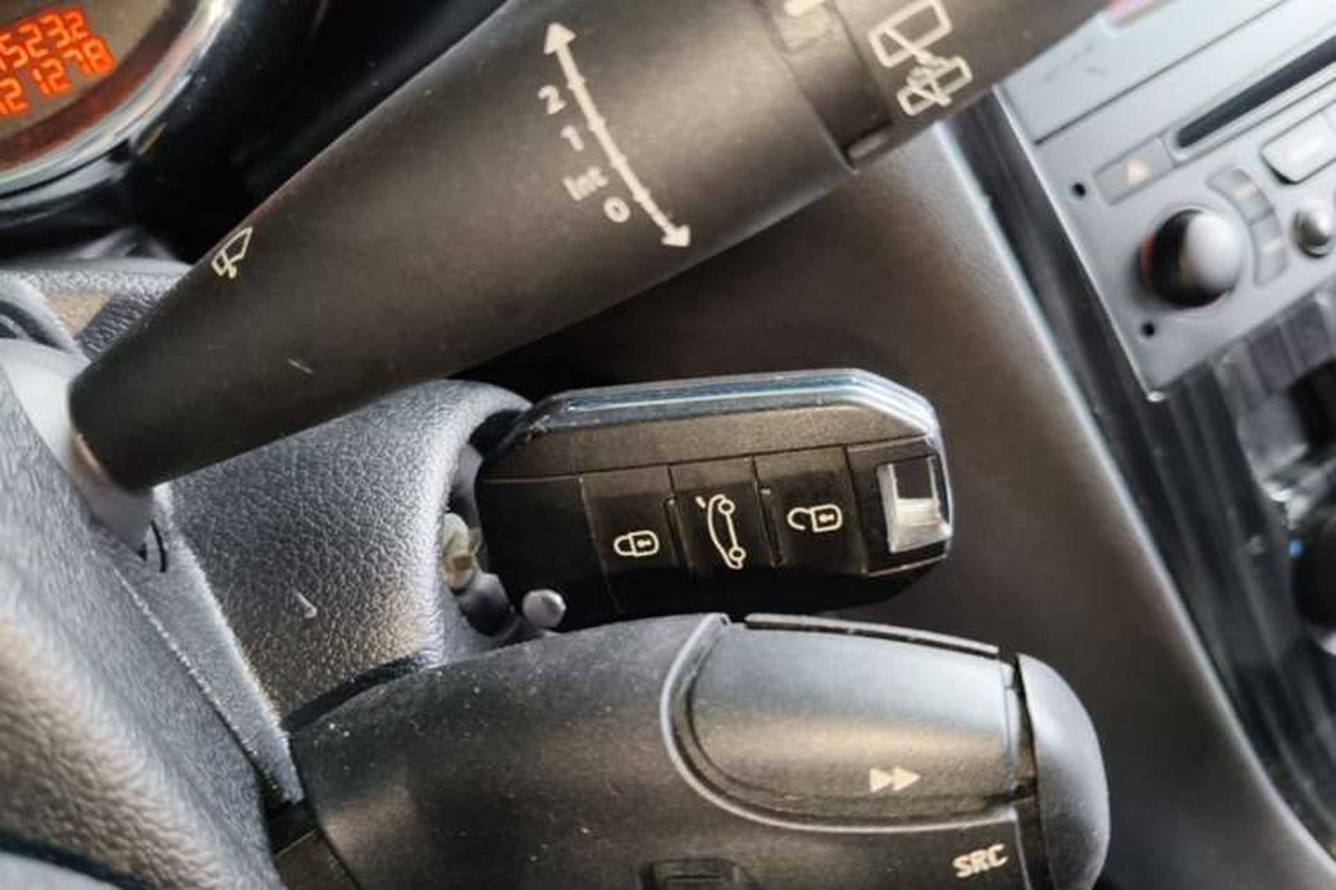 Used Peugeot 3008 2013 2.0L Automatic Trend Edition Vehicle Key