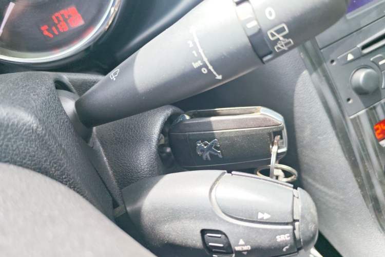 Used Peugeot 3008 2013 2.0L Automatic Trend Edition Vehicle Key