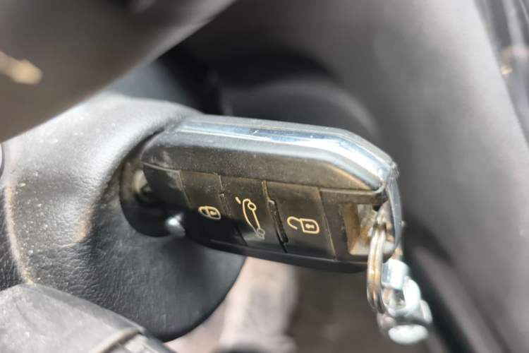 Used Peugeot 3008 2013 2.0L Automatic Trend Edition Vehicle Key