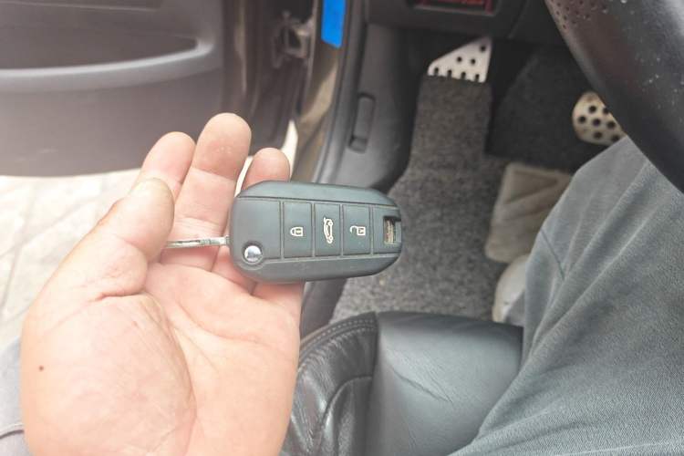 Used Peugeot 3008 2013 1.6THP Automatic Trend Edition Vehicle Key