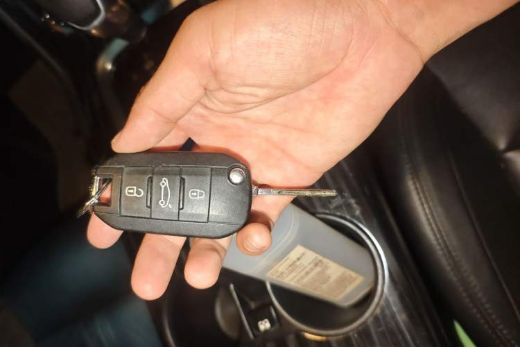 Used Peugeot 3008 2013 2.0L Automatic Trend Edition Vehicle Key