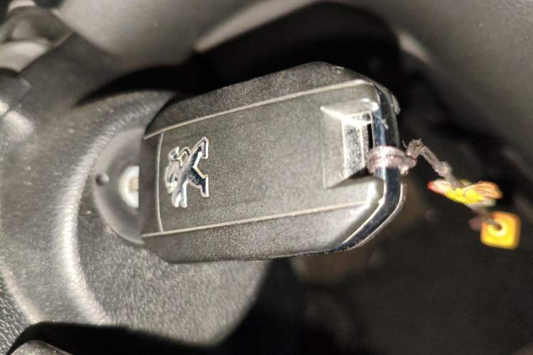 Used Peugeot 3008 2013 2.0L Automatic Trend Edition Vehicle Key