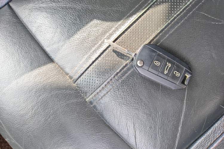 Used Peugeot 3008 2013 1.6THP Automatic Prestige Edition Vehicle Key