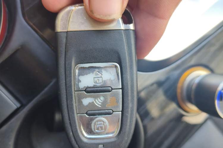 Used Peugeot 3008 2013 2.0L Automatic Trend Edition Vehicle Key