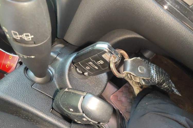 Used Peugeot 3008 2013 2.0L Automatic Trend Edition Vehicle Key