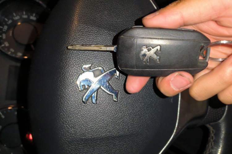 Used Peugeot 3008 2013 1.6THP Automatic Prestige Edition Vehicle Key
