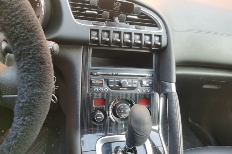 Used Peugeot 3008 2013 1.6THP Automatic Prestige Edition Audio And AC Panel