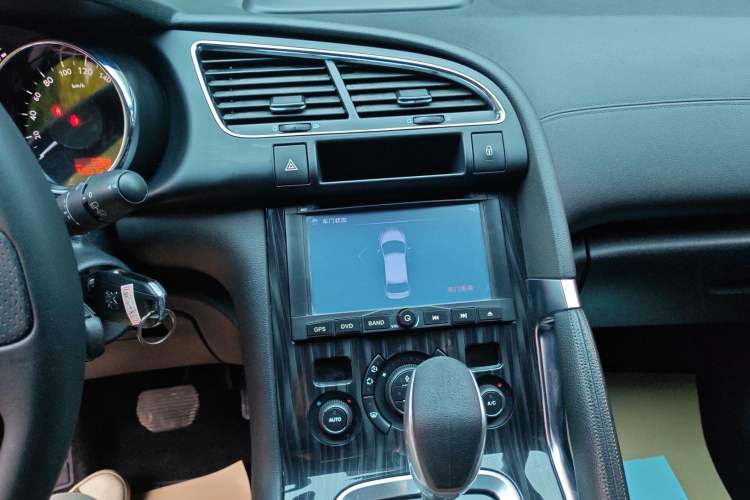 Used Peugeot 3008 2013 2.0L Automatic Trend Edition Audio And AC Panel