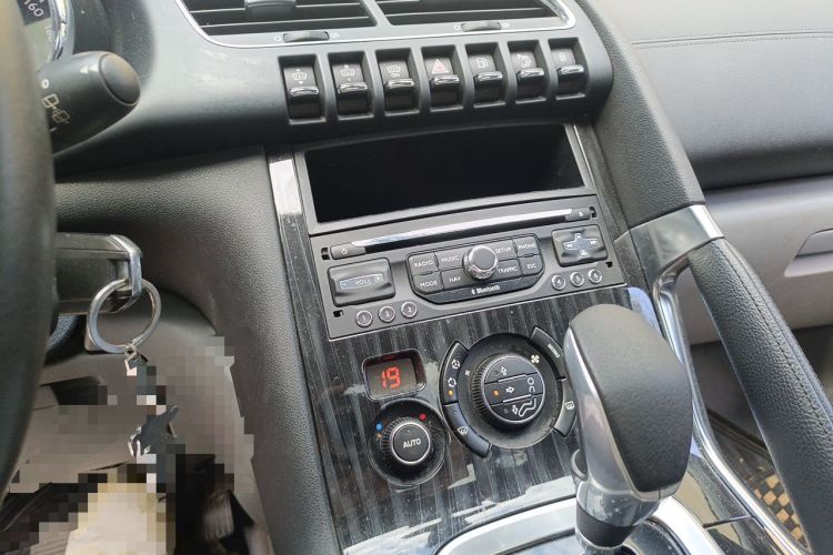 Used Peugeot 3008 2013 1.6THP Automatic Prestige Edition Audio And AC Panel