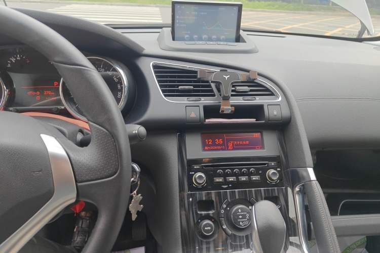 Used Peugeot 3008 2013 2.0L Automatic Trend Edition Audio And AC Panel