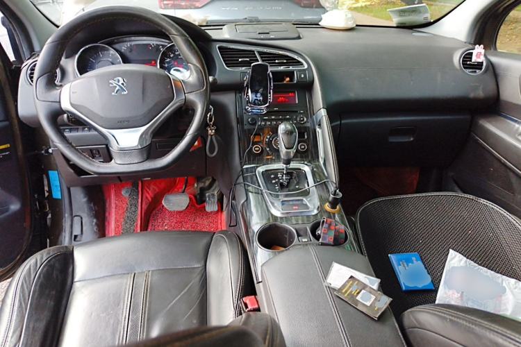 Used Peugeot 3008 2013 2.0L Automatic Trend Edition Center Console