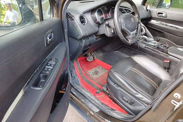 Used Peugeot 3008 2013 2.0L Automatic Trend Edition Driver Seat