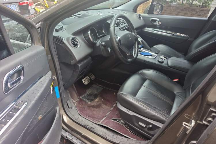 Used Peugeot 3008 2013 1.6THP Automatic Prestige Edition Driver Seat