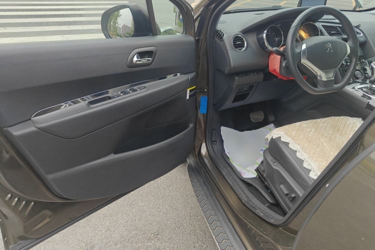 Used Peugeot 3008 2013 2.0L Automatic Trend Edition Driver Seat