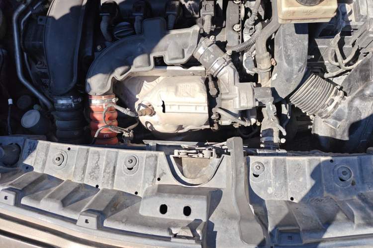 Used Peugeot 3008 2013 1.6THP Automatic Trend Edition Engine Bay