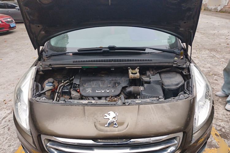 Used Peugeot 3008 2013 2.0L Automatic Trend Edition Engine Bay
