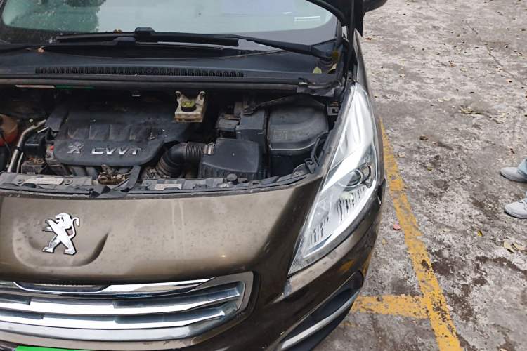 Used Peugeot 3008 2013 2.0L Automatic Trend Edition Engine Bay Left
