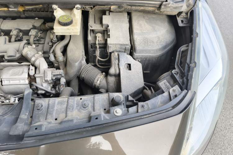 Used Peugeot 3008 2013 1.6THP Automatic Prestige Edition Engine Bay Left