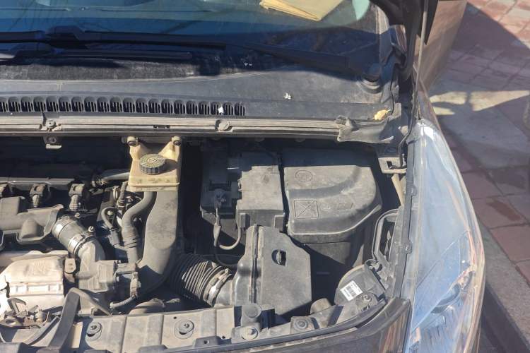 Used Peugeot 3008 2013 1.6THP Automatic Prestige Edition Engine Bay Left