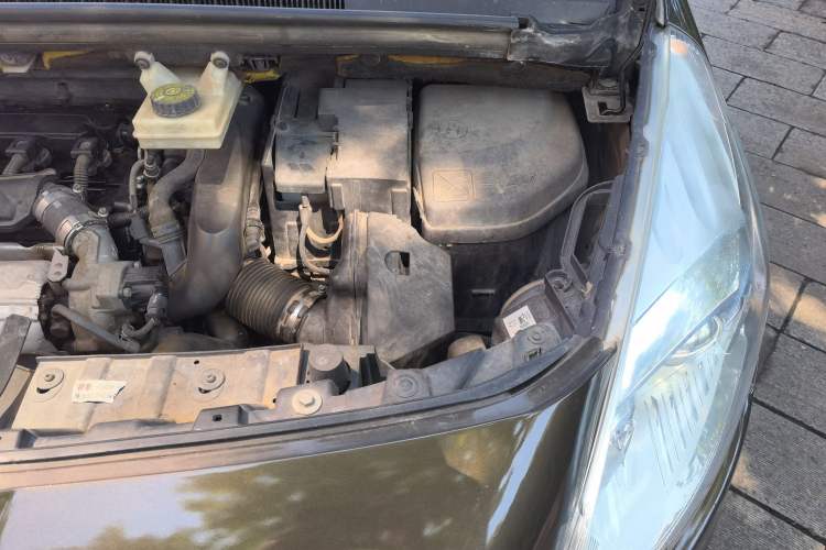 Used Peugeot 3008 2013 1.6THP Automatic Prestige Edition Engine Bay Left