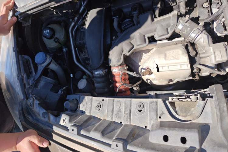 Used Peugeot 3008 2013 1.6THP Automatic Trend Edition Engine Bay Right