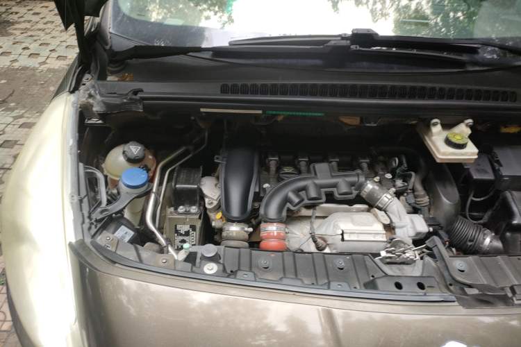 Used Peugeot 3008 2013 1.6THP Automatic Prestige Edition Engine Bay Right
