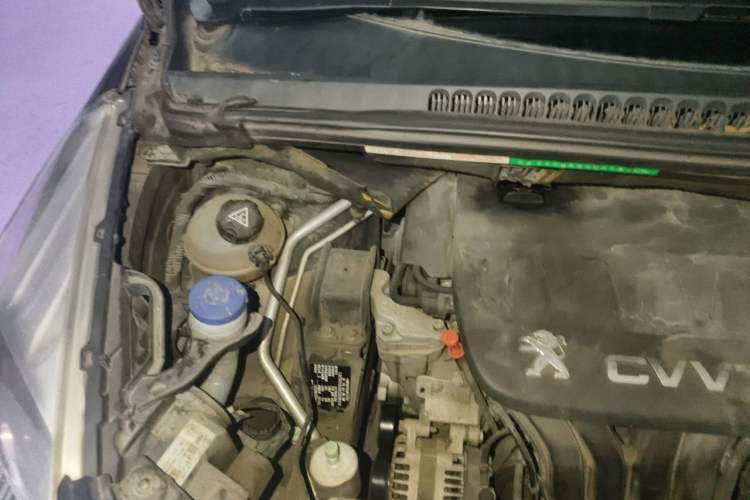 Used Peugeot 3008 2013 2.0L Automatic Trend Edition Engine Bay Right