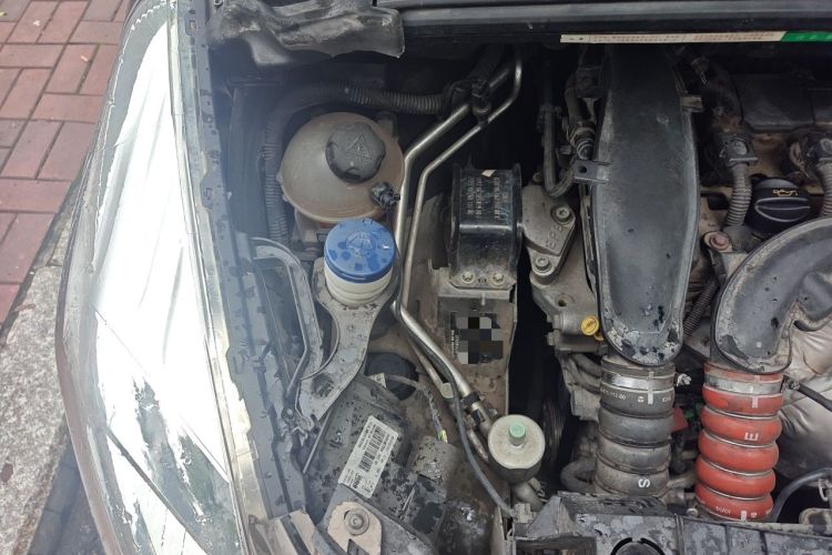 Used Peugeot 3008 2013 1.6THP Automatic Prestige Edition Engine Bay Right