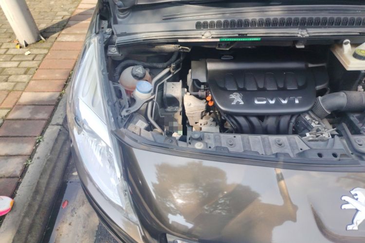 Used Peugeot 3008 2013 2.0L Automatic Trend Edition Engine Bay Right