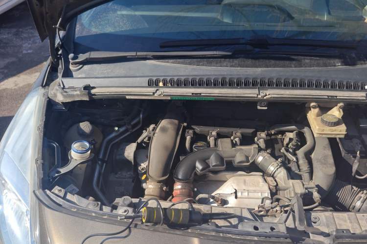 Used Peugeot 3008 2013 1.6THP Automatic Prestige Edition Engine Bay Right