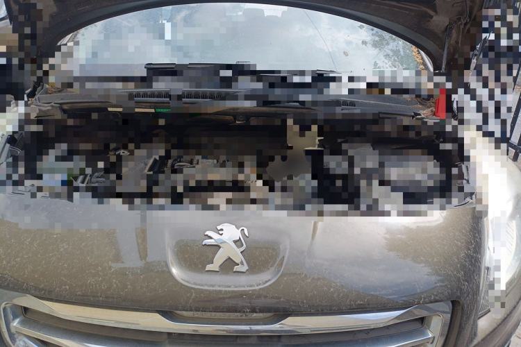 Used Peugeot 3008 2013 1.6THP Automatic Prestige Edition Engine Bay