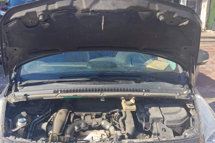 Used Peugeot 3008 2013 1.6THP Automatic Prestige Edition Engine Bay