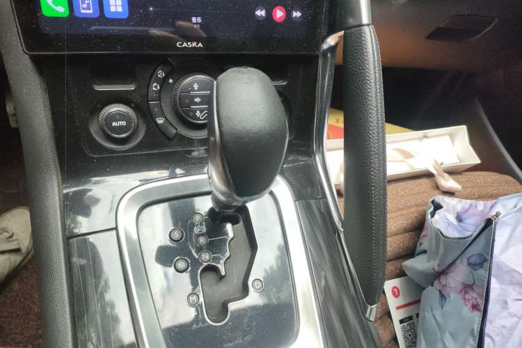 Used Peugeot 3008 2013 1.6THP Automatic Prestige Edition Gear Lever