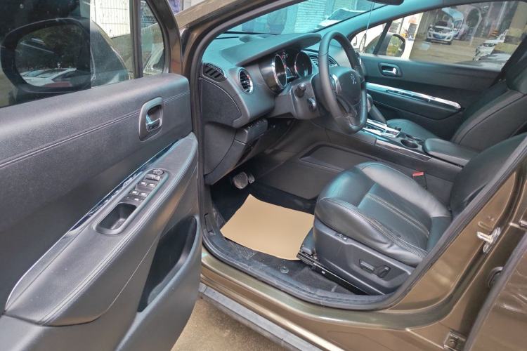Used Peugeot 3008 2013 2.0L Automatic Trend Edition Interior 3