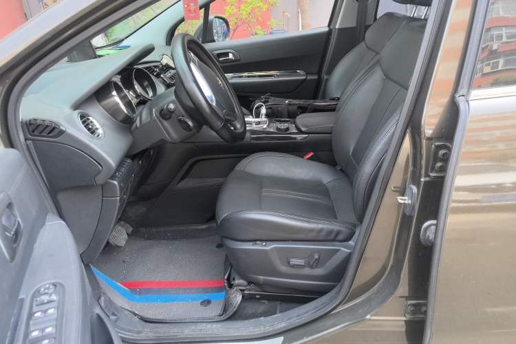 Used Peugeot 3008 2013 1.6THP Automatic Prestige Edition Left Front Seat