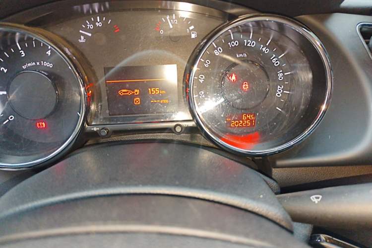 Used Peugeot 3008 2013 2.0L Automatic Trend Edition Odometer Close Up