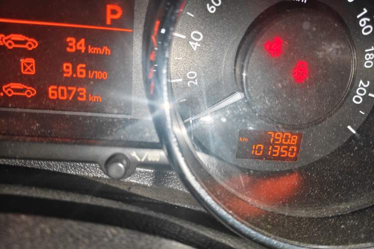 Used Peugeot 3008 2013 2.0L Automatic Trend Edition Odometer Close Up