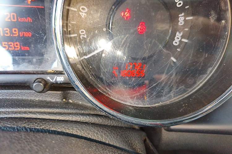 Used Peugeot 3008 2013 2.0L Automatic Trend Edition Odometer Close Up