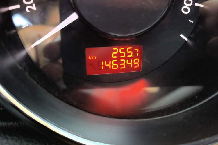 Used Peugeot 3008 2013 1.6THP Automatic Prestige Edition Odometer Close Up