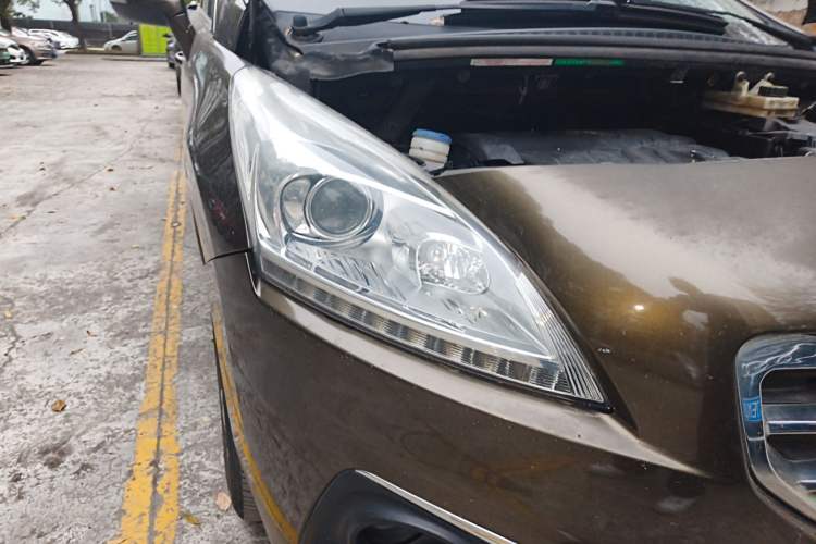 Used Peugeot 3008 2013 2.0L Automatic Trend Edition Right Front Headlight