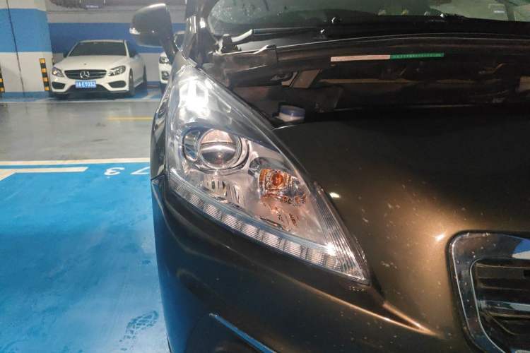 Used Peugeot 3008 2013 2.0L Automatic Trend Edition Right Front Headlight