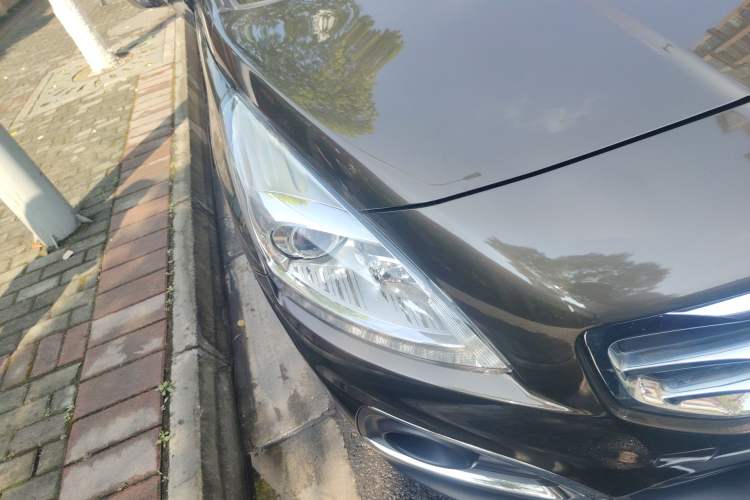 Used Peugeot 3008 2013 2.0L Automatic Trend Edition Right Front Headlight
