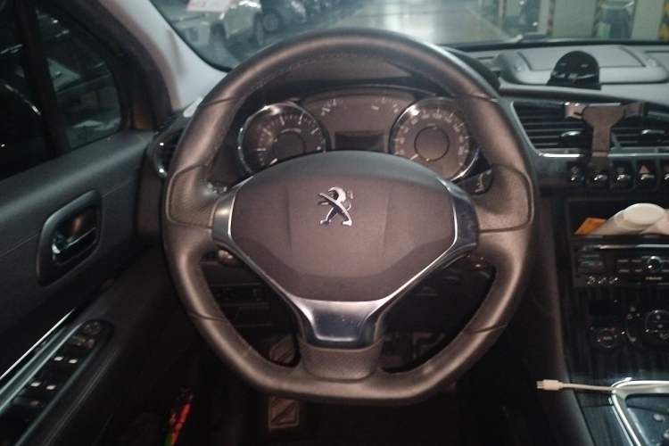Used Peugeot 3008 2013 1.6THP Automatic Prestige Edition Steering Wheel