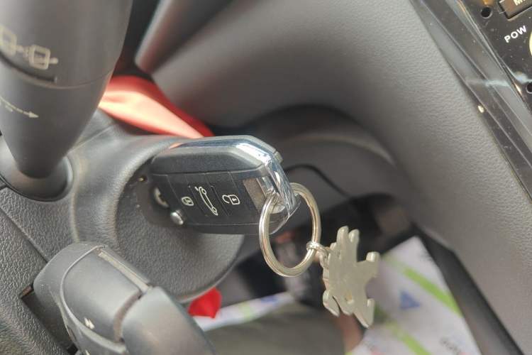 Used Peugeot 3008 2013 2.0L Automatic Trend Edition Vehicle Key