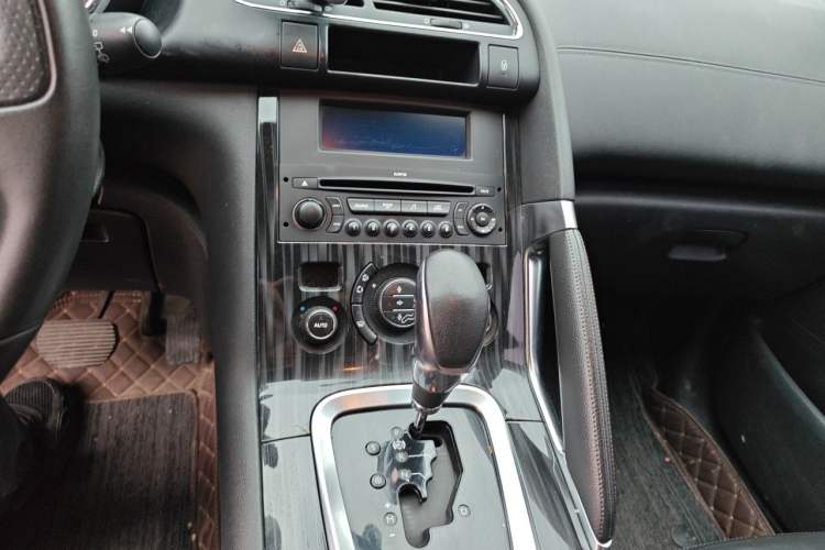 Used Peugeot 3008 2013 2.0L Automatic Trend Edition Audio And AC Panel