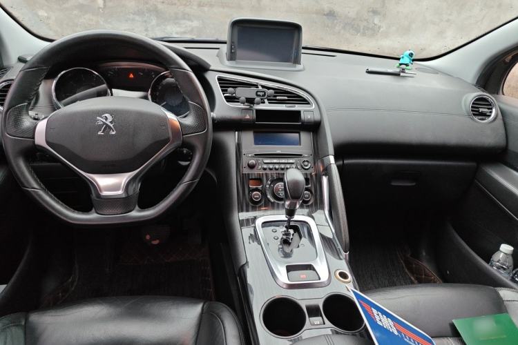 Used Peugeot 3008 2013 2.0L Automatic Trend Edition Center Console