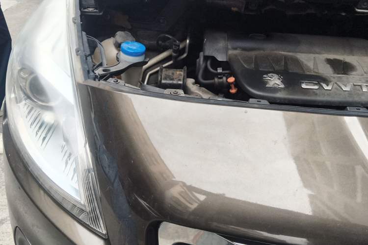 Used Peugeot 3008 2013 2.0L Automatic Trend Edition Engine Bay Right